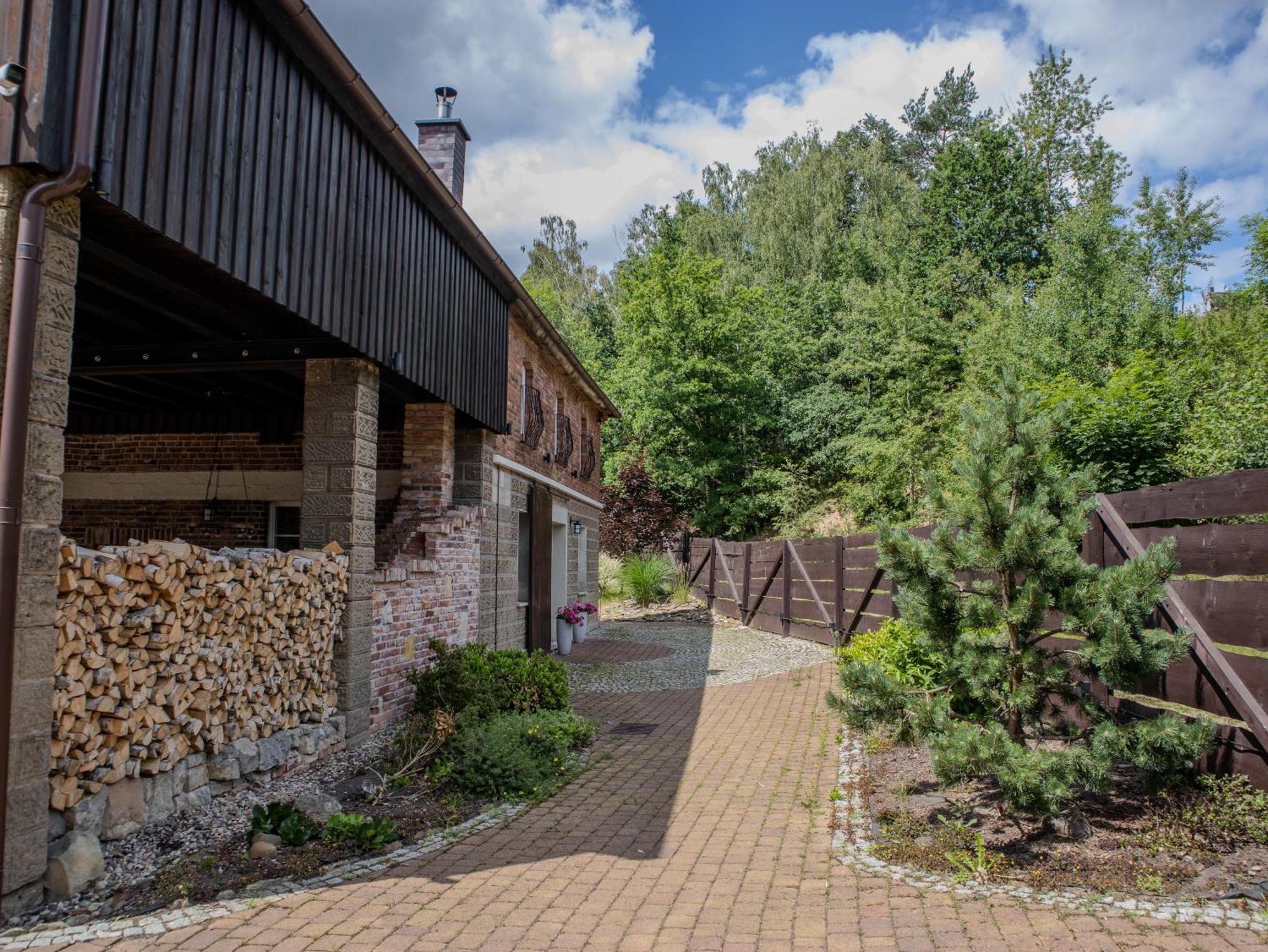 Vila Na Uboczu Gryfów Śląski Exteriér fotografie